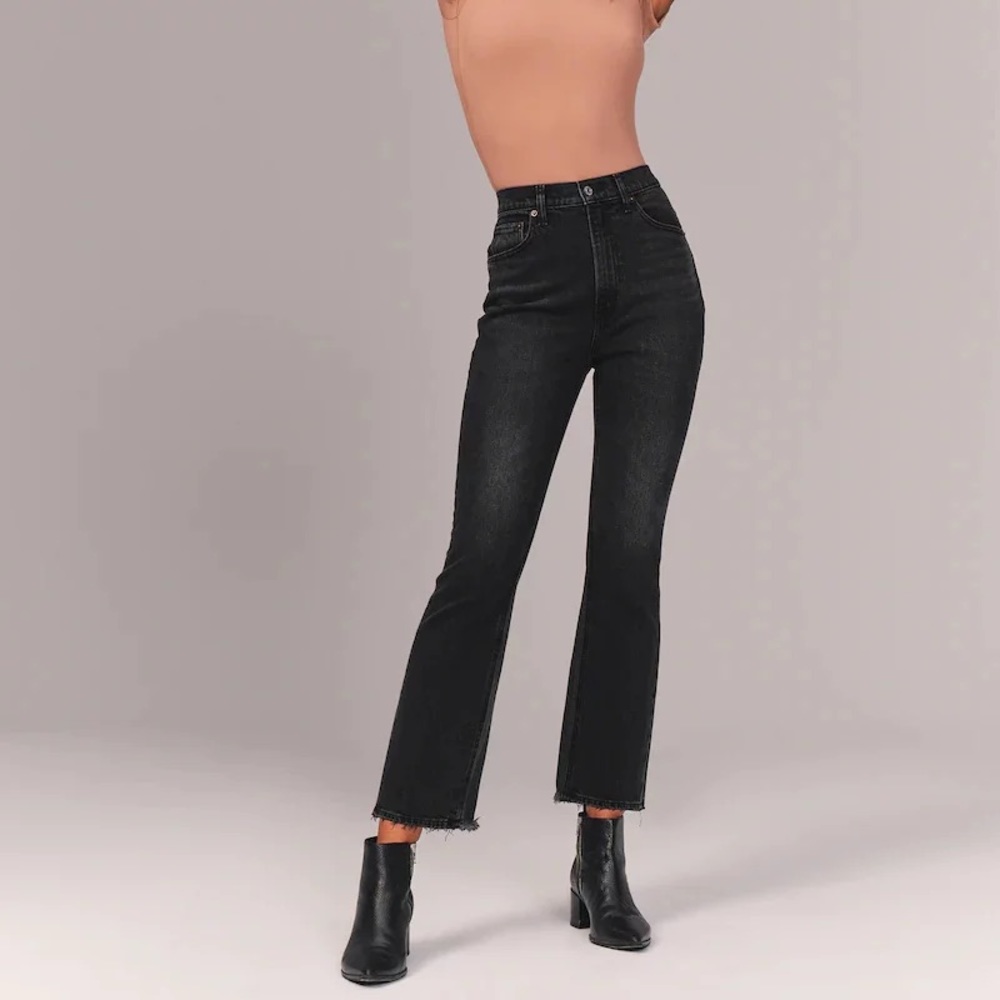 Abercrombie & Fitch | High Rise Kick Flare Crop